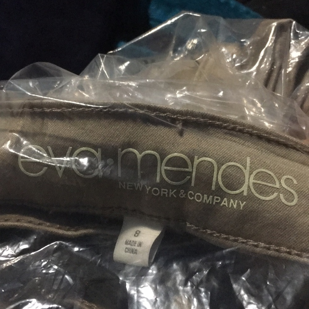 Eva Mendes Jeans - Picture 3 of 6